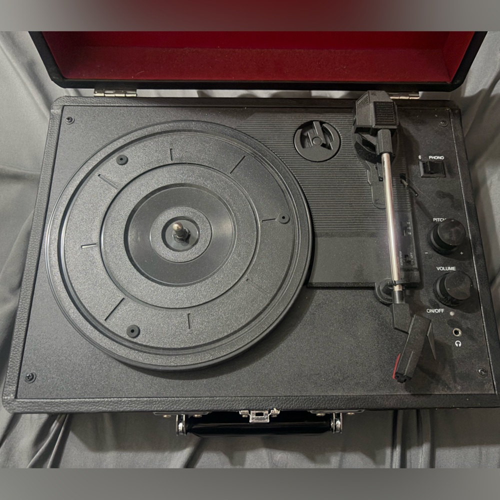 Black Crosley Record Player